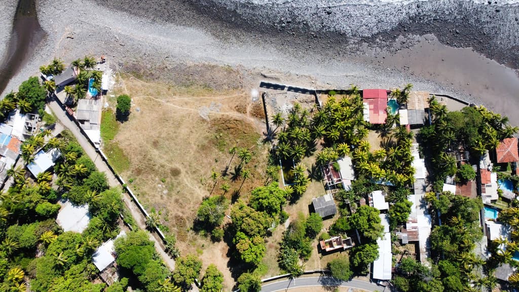 Terreno de 2 Mz orilla de playa Surf City La Libertad - foto 1