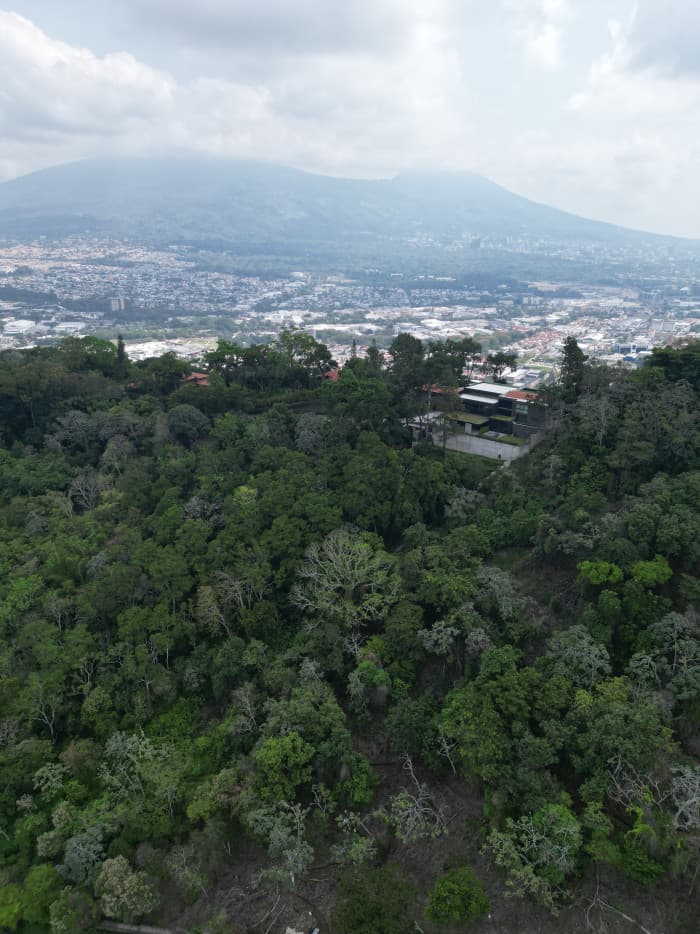 Terreno en venta para inversión en Santa Elena 4.8 mz - foto 1