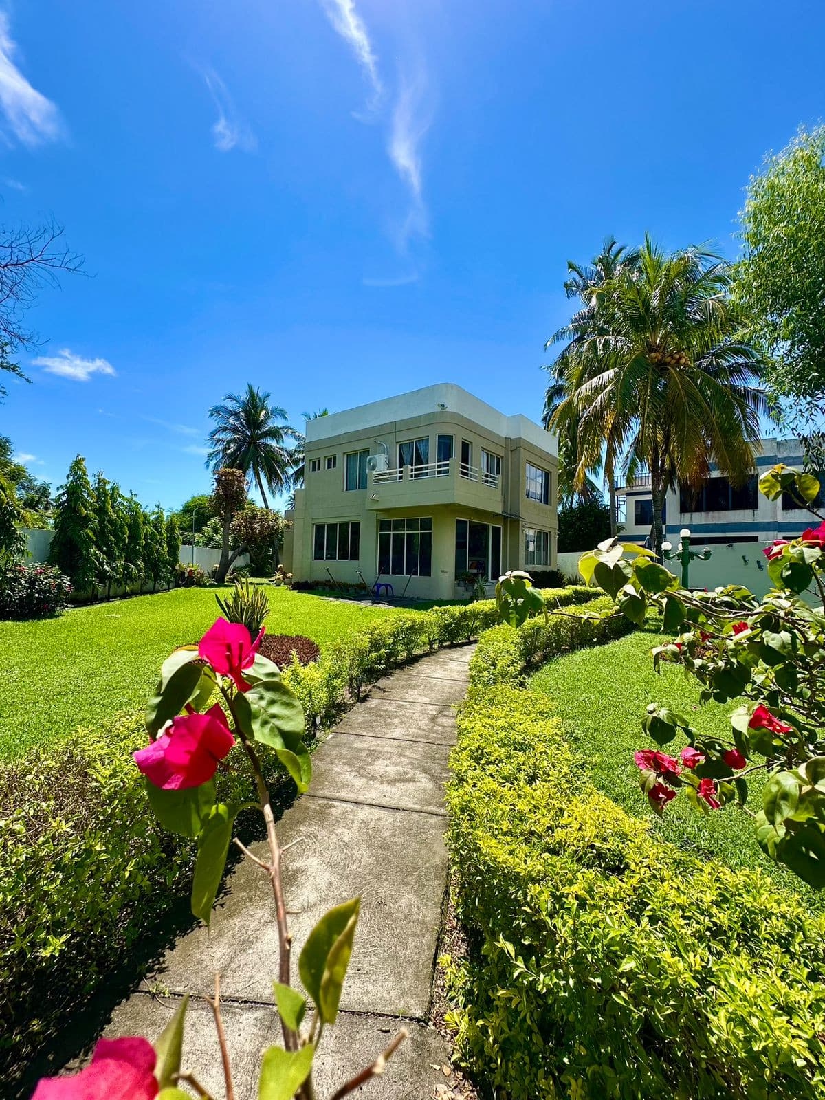 Casa amueblada con muelle propio en la Costa del Sol - foto 1