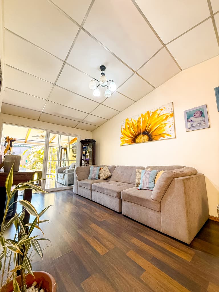 Casa en venta con jardín en Buena Vista 1 Santa Tecla - foto 1