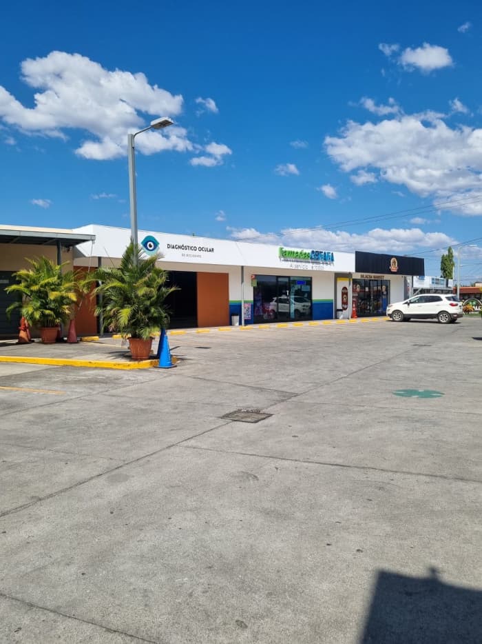 Local comercial en alquiler Plaza Bolcaña Santa Ana - foto 1