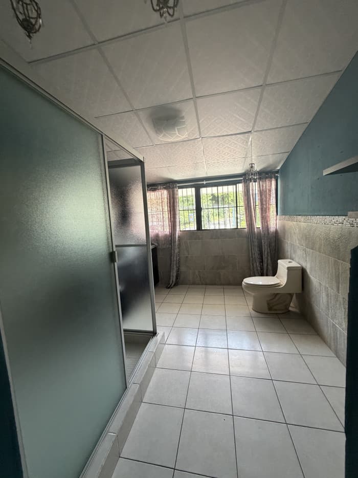 Casa en venta con uso comercial en Antiguo Cuscatlán - foto 15