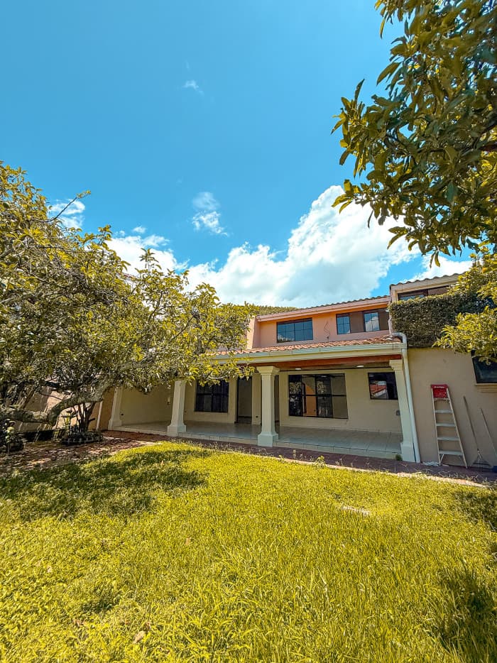 Casa en venta con uso comercial en Antiguo Cuscatlán - foto 2