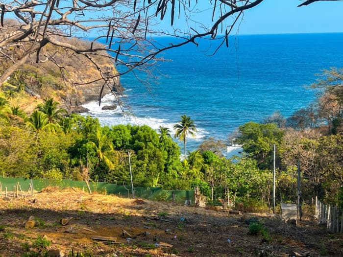 Terreno con acceso al mar en Playa Shalpa La Libertad - foto 3