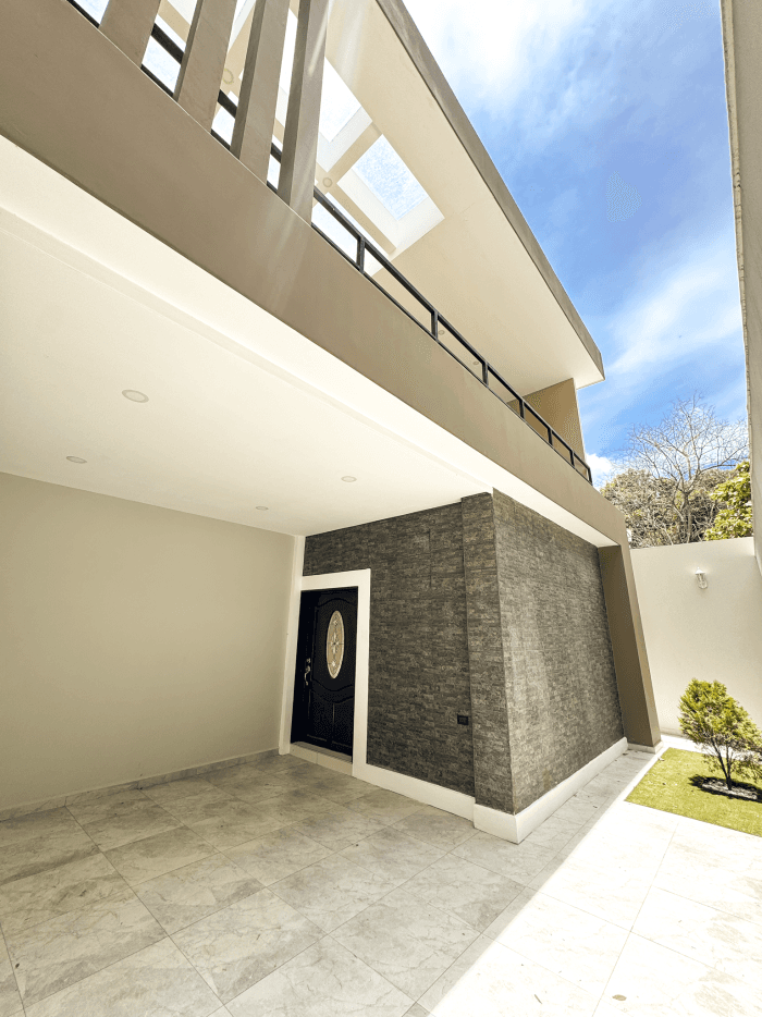 Casa de lujo en venta en El Sinaí Santa Ana - foto 2