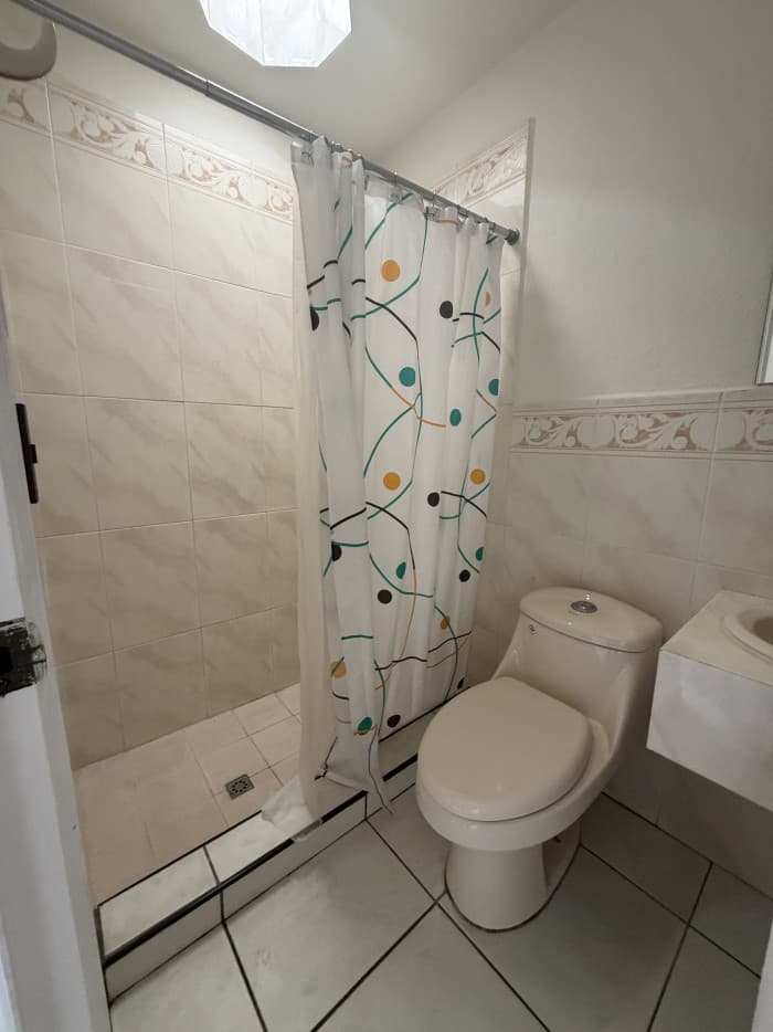 Casa en venta con uso comercial en Antiguo Cuscatlán - foto 21