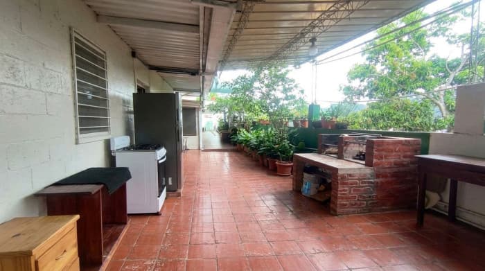Casa en venta en el centro de Tamanique La Libertad - foto 5