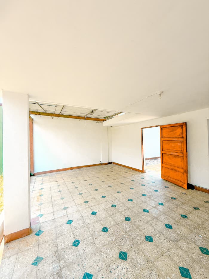 Casa comercial sobre Paseo El Carmen en Santa Tecla - foto 7