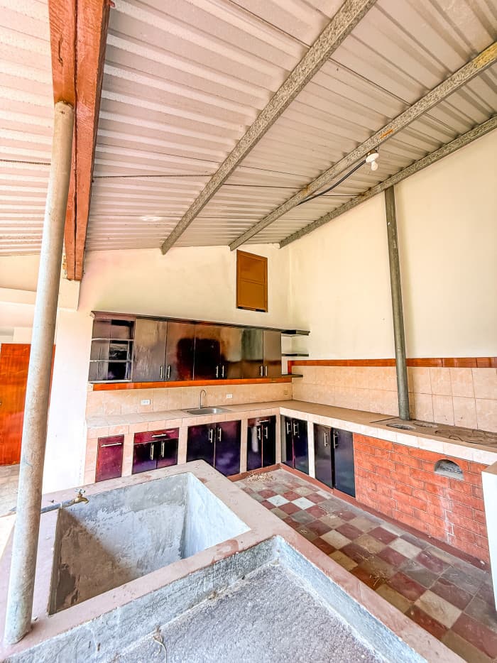 Casa comercial sobre Paseo El Carmen en Santa Tecla - foto 16