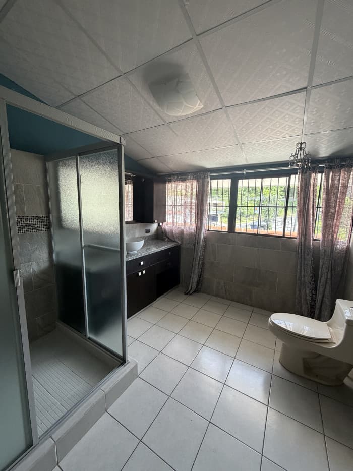 Casa en venta con uso comercial en Antiguo Cuscatlán - foto 16