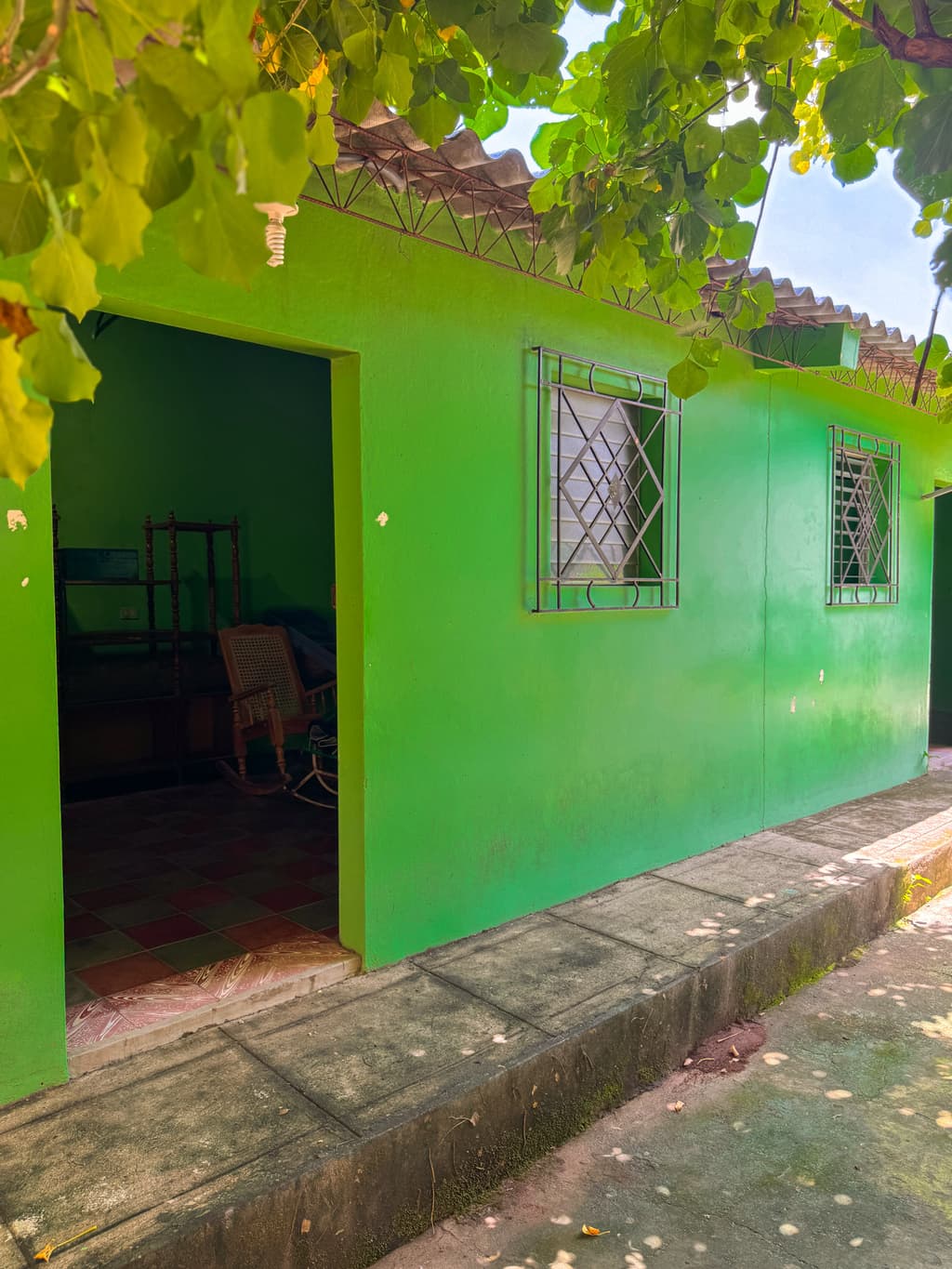 Amplia casa en Venta en Zacatecoluca colonia 27 Marzo - foto 2