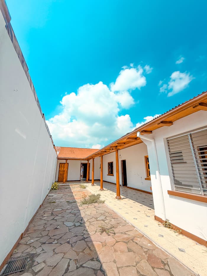 Casa comercial sobre Paseo El Carmen en Santa Tecla - foto 3
