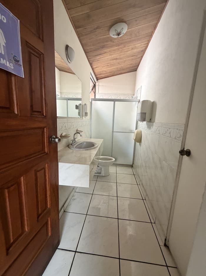 Casa en venta con uso comercial en Antiguo Cuscatlán - foto 23