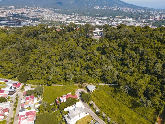 Terreno en venta para inversión en Santa Elena 4.8 mz - foto 2