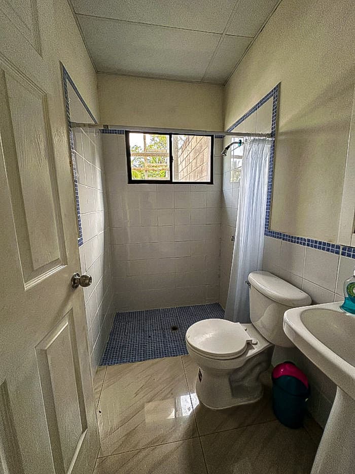 Propiedad comercial en venta cercano al aeropuerto - Baño