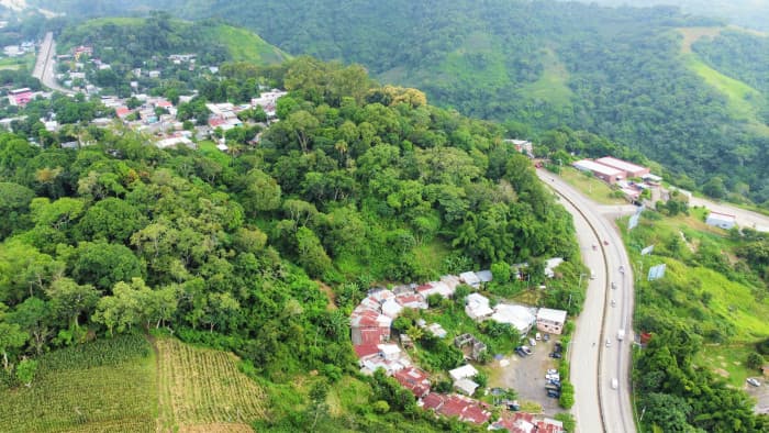 Terreno en venta al lado de Residencial Los Manantiales - foto 3