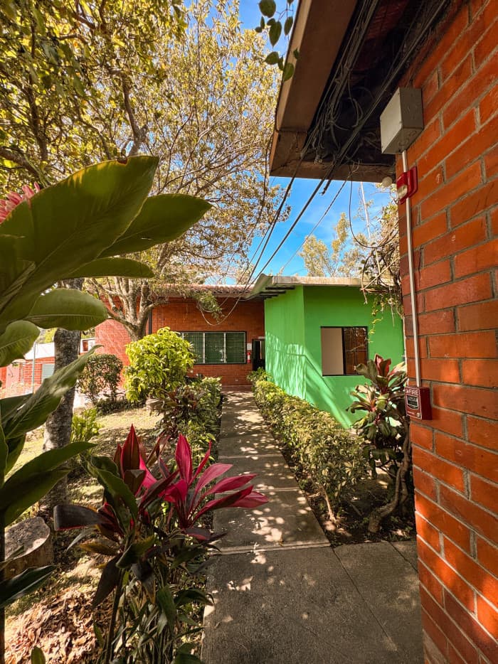 Alquilo propiedad de uso comercial Antiguo Cuscatlán - foto 12