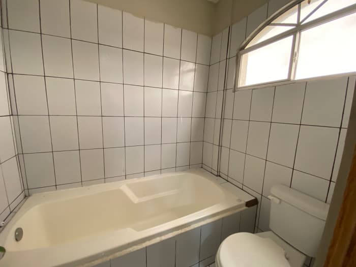Casa comercial y residencial en centro de Zacatecoluca - foto 10