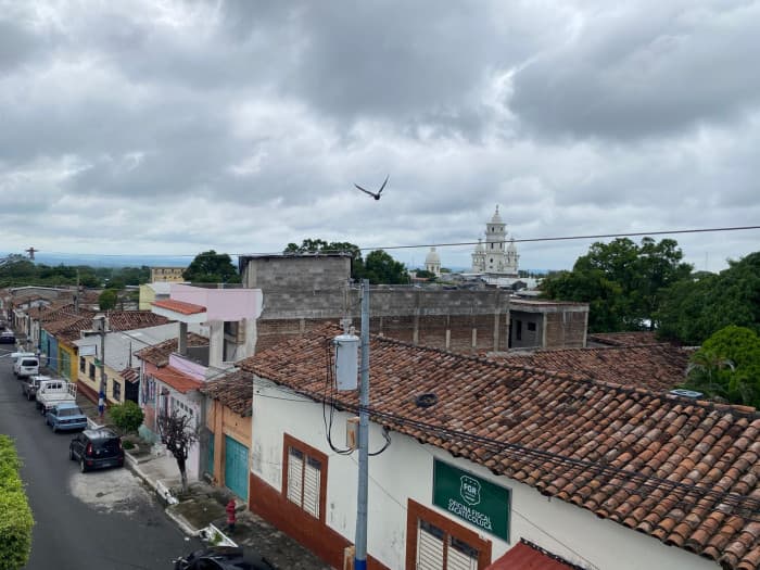 Casa comercial y residencial en centro de Zacatecoluca - foto 5
