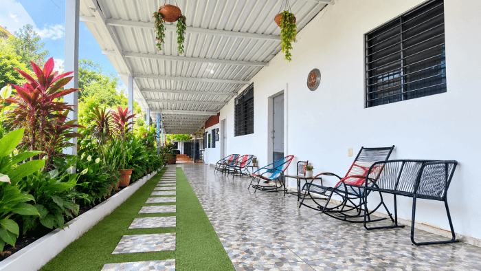 Casa en venta en el centro de Tamanique La Libertad - Pasillos