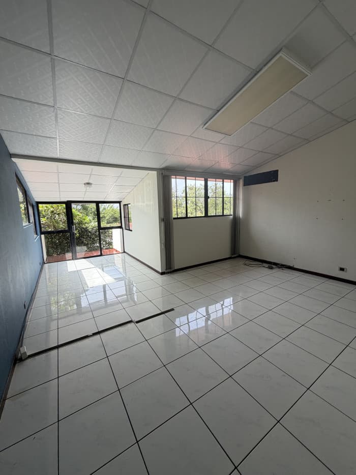 Casa en venta con uso comercial en Antiguo Cuscatlán - foto 12