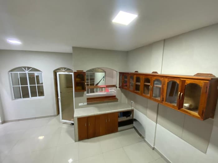 Casa comercial y residencial en centro de Zacatecoluca - foto 15