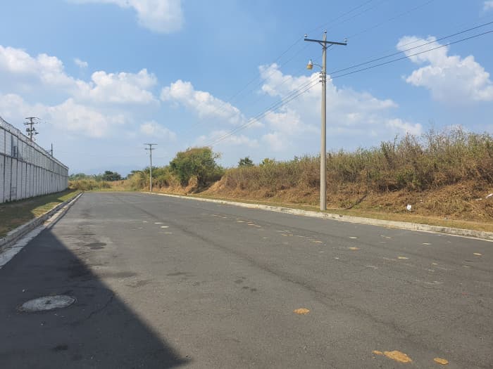 Venta de terreno industrial en Lourdes Colón - foto 7