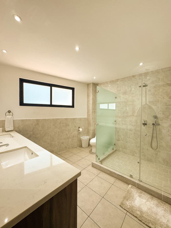 Casa de lujo en venta Bahia Dorada - Baño y ducha