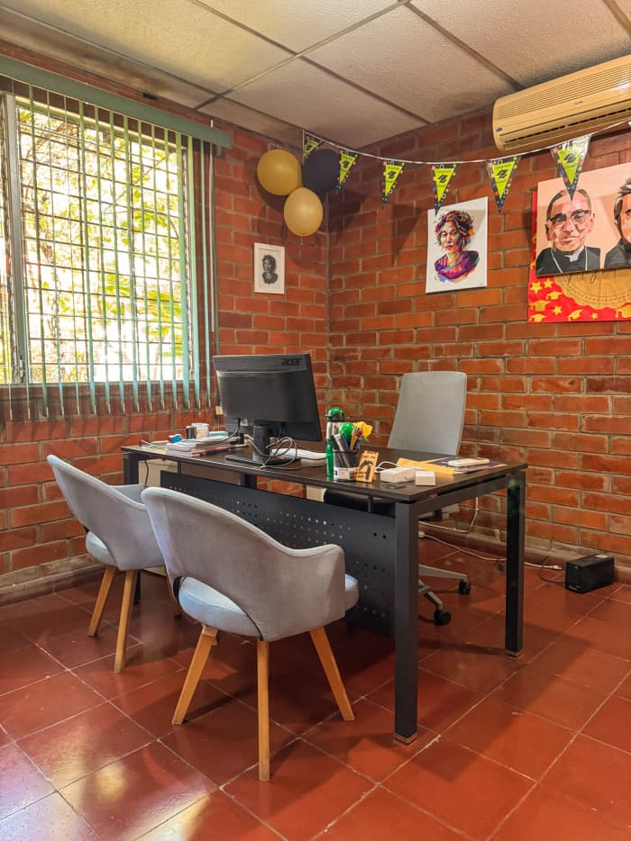 Alquilo propiedad de uso comercial Antiguo Cuscatlán - foto 2