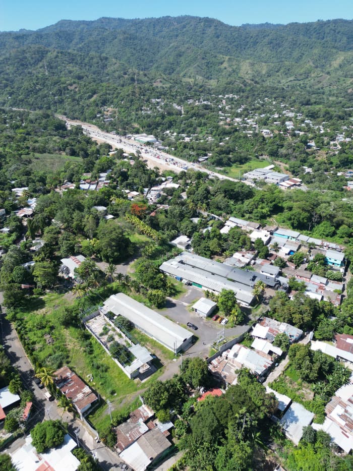 Complejo industrial con bodegas en Lourdes Colón - foto 12