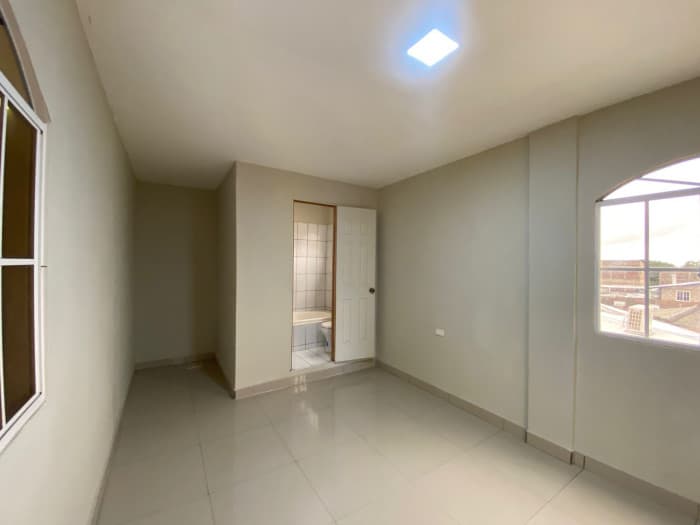 Casa comercial y residencial en centro de Zacatecoluca - foto 9