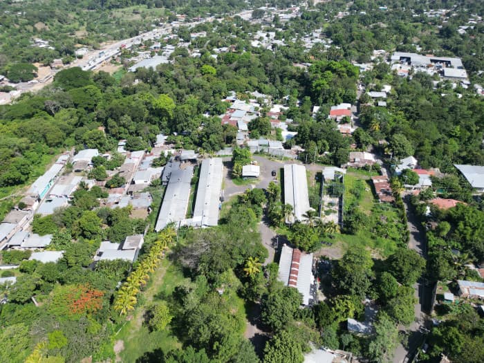 Complejo industrial con bodegas en Lourdes Colón - foto 6