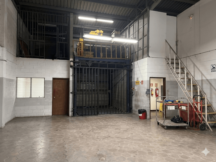 Bodega de 8100 metros cuadrados en Plan de La Laguna - foto 5
