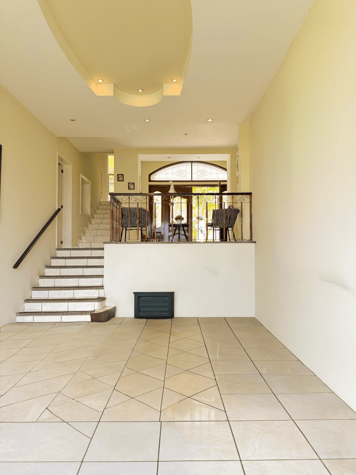 Casa en venta Portones de Madreselva Santa Elena - Área de sala y lobby
