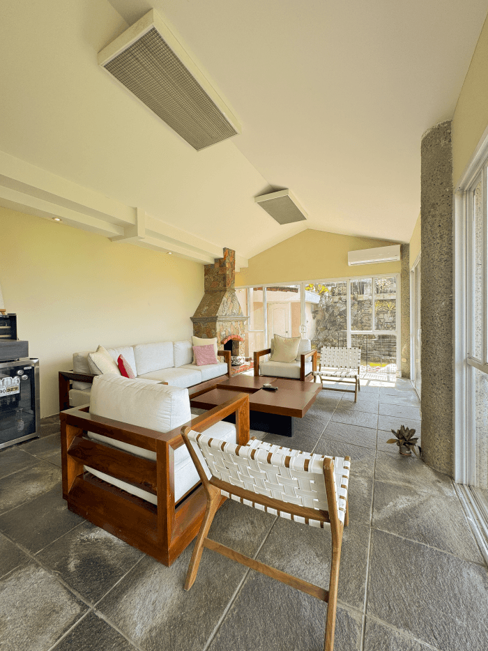 Casa en venta Portones de Madreselva Santa Elena - Segunda sala con vista