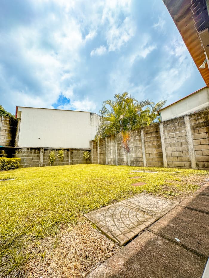 Casa con jardín en Quintas de San Agustín Lourdes - foto 11