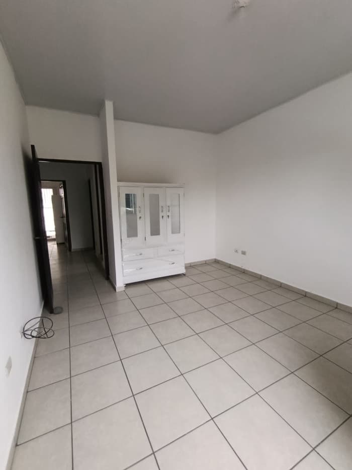 Casa en alquiler Colonia San Juan Planes de Renderos - foto 4