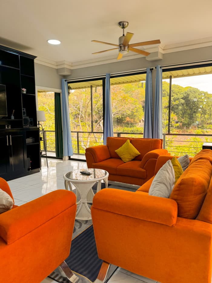 Casa de campo tipo mansión en venta en Huizúcar - foto 4