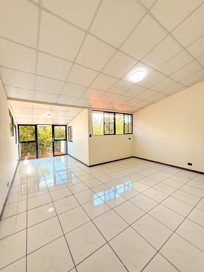 Casa en venta con uso comercial en Antiguo Cuscatlán - foto 7